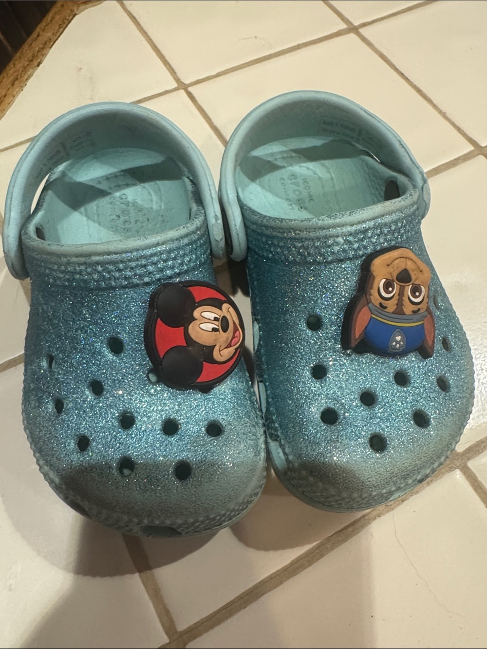 CROCS Kids Glitter Light Blue Clog with Character Pins